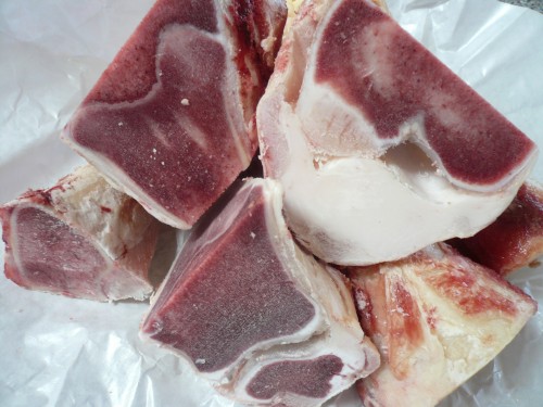 Calf hooves and veal bones for stock