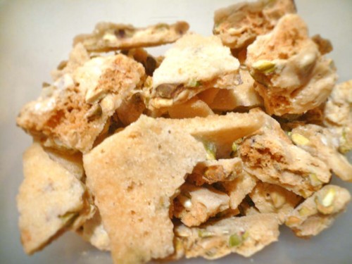 Home-made pistachio brittle